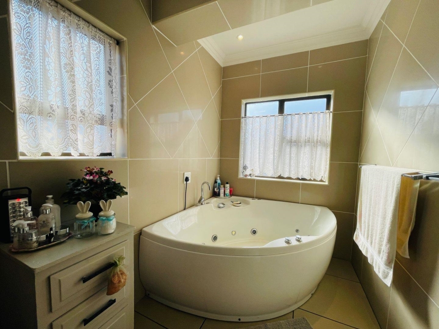 3 Bedroom Property for Sale in Grimbeeck Park North West